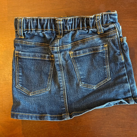 3 for $10🌺Old Navy Jean Skirt Sz 2T - Picture 2 of 4